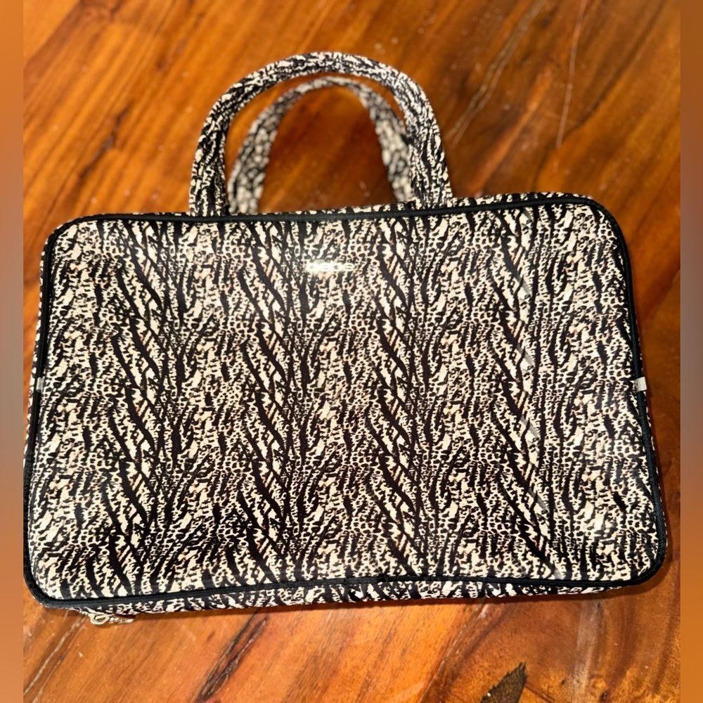 Bebe Black & White Animal Print Hanging Cosmetic Case Travel Makeup Bag nwot